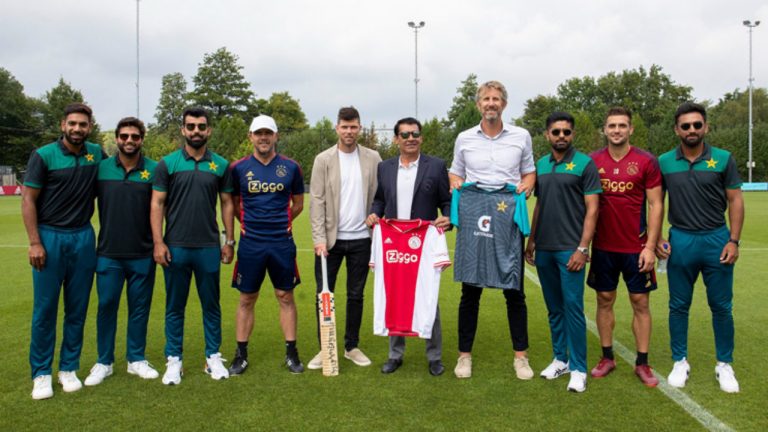 Pakistan Cricket Team visits FC Ajax
